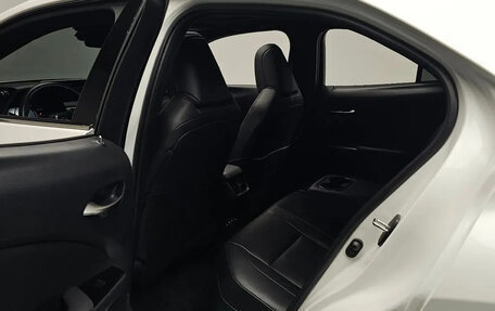 Lexus UX I, 2022 год, 3 550 000 рублей, 11 фотография