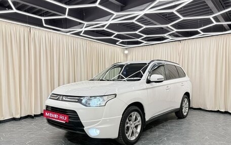 Mitsubishi Outlander III рестайлинг 3, 2012 год, 1 699 000 рублей, 2 фотография