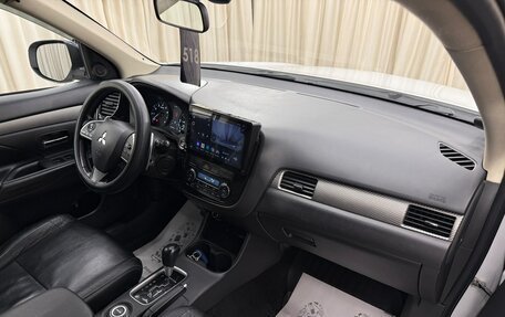 Mitsubishi Outlander III рестайлинг 3, 2012 год, 1 699 000 рублей, 13 фотография
