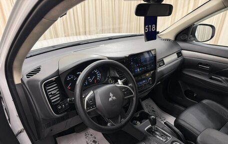 Mitsubishi Outlander III рестайлинг 3, 2012 год, 1 699 000 рублей, 11 фотография