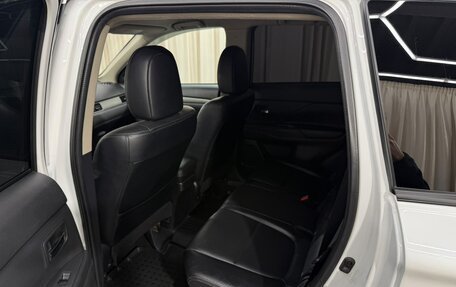 Mitsubishi Outlander III рестайлинг 3, 2012 год, 1 699 000 рублей, 19 фотография