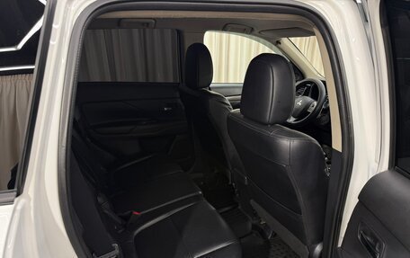 Mitsubishi Outlander III рестайлинг 3, 2012 год, 1 699 000 рублей, 18 фотография
