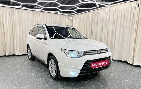 Mitsubishi Outlander III рестайлинг 3, 2012 год, 1 699 000 рублей, 8 фотография