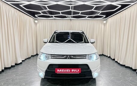 Mitsubishi Outlander III рестайлинг 3, 2012 год, 1 699 000 рублей, 9 фотография