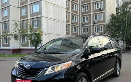 Toyota Sienna III, 2011 год, 1 610 000 рублей, 3 фотография