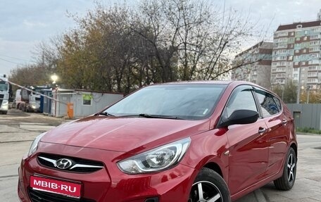 Hyundai Solaris II рестайлинг, 2012 год, 527 000 рублей, 1 фотография