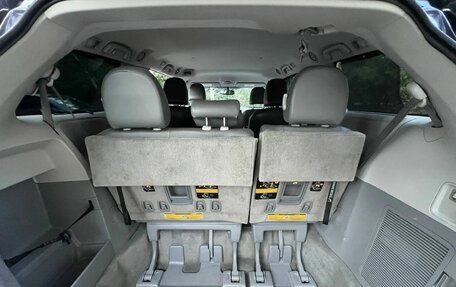 Toyota Sienna III, 2011 год, 1 610 000 рублей, 13 фотография