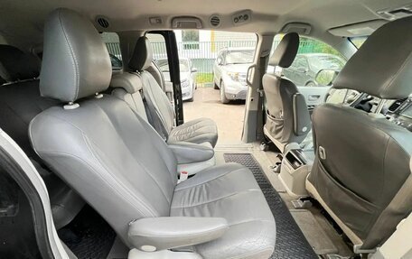 Toyota Sienna III, 2011 год, 1 610 000 рублей, 11 фотография