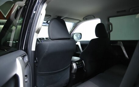 Toyota Land Cruiser Prado 150 рестайлинг, 2020 год, 5 290 000 рублей, 10 фотография