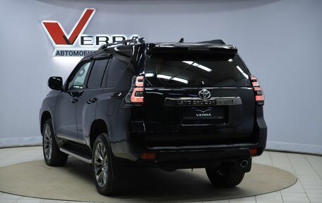 Toyota Land Cruiser Prado 150 рестайлинг, 2020 год, 5 290 000 рублей, 7 фотография