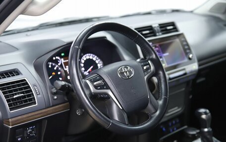 Toyota Land Cruiser Prado 150 рестайлинг, 2020 год, 5 290 000 рублей, 12 фотография