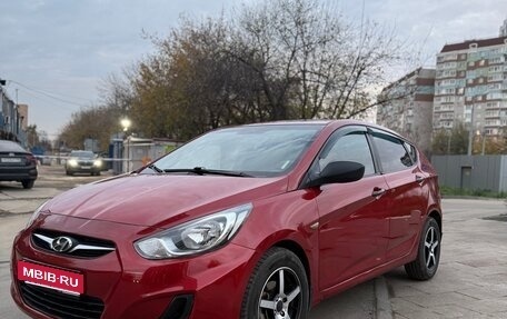 Hyundai Solaris II рестайлинг, 2012 год, 527 000 рублей, 2 фотография