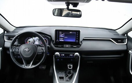 Toyota RAV4, 2019 год, 2 790 000 рублей, 15 фотография