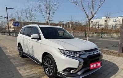 Mitsubishi Outlander III рестайлинг 3, 2022 год, 1 680 000 рублей, 1 фотография