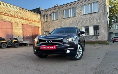 Infiniti QX70, 2014 год, 2 150 000 рублей, 2 фотография