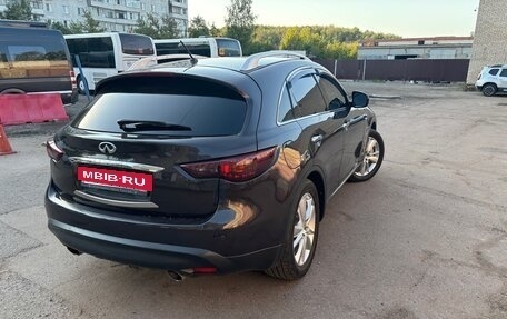 Infiniti QX70, 2014 год, 2 150 000 рублей, 4 фотография