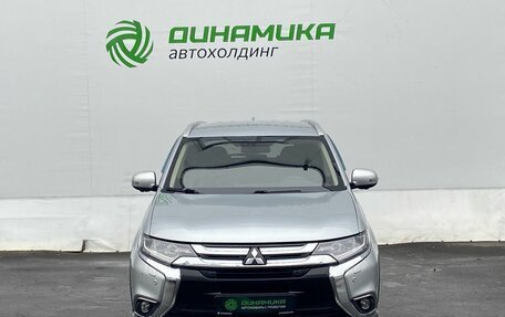 Mitsubishi Outlander III рестайлинг 3, 2018 год, 1 975 000 рублей, 2 фотография