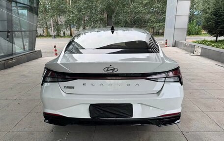 Hyundai Elantra, 2022 год, 1 700 000 рублей, 4 фотография