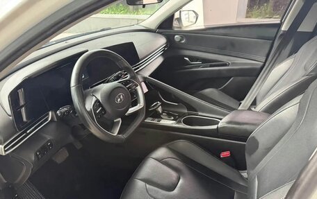 Hyundai Elantra, 2022 год, 1 700 000 рублей, 8 фотография