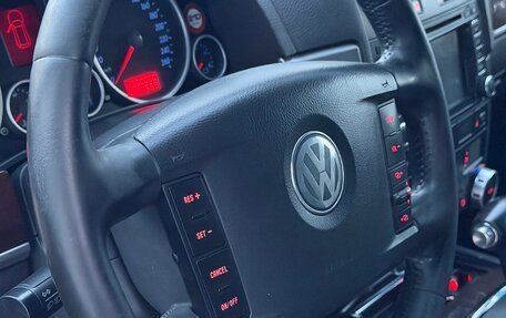 Volkswagen Touareg III, 2006 год, 799 999 рублей, 10 фотография