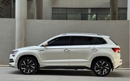 Skoda Karoq I, 2022 год, 1 590 000 рублей, 3 фотография