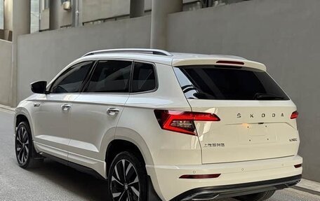 Skoda Karoq I, 2022 год, 1 590 000 рублей, 4 фотография