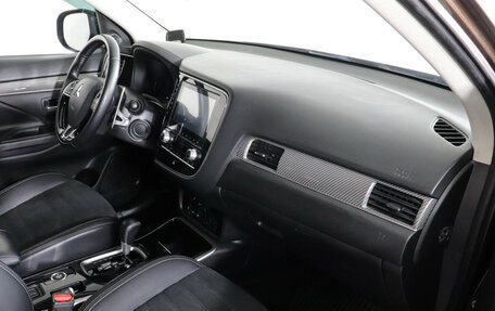 Mitsubishi Outlander III рестайлинг 3, 2021 год, 2 787 000 рублей, 10 фотография