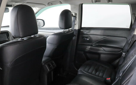Mitsubishi Outlander III рестайлинг 3, 2021 год, 2 787 000 рублей, 12 фотография