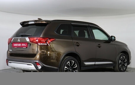 Mitsubishi Outlander III рестайлинг 3, 2021 год, 2 787 000 рублей, 5 фотография