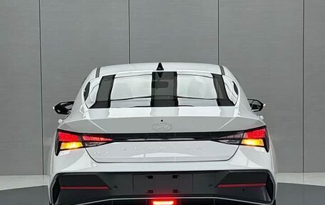 Hyundai Elantra, 2023 год, 1 730 000 рублей, 7 фотография
