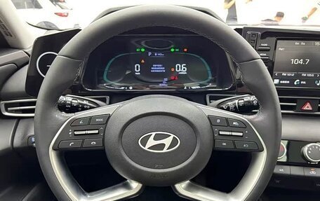 Hyundai Elantra, 2023 год, 1 730 000 рублей, 10 фотография