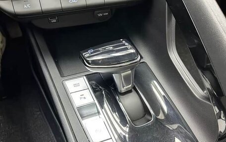 Hyundai Elantra, 2023 год, 1 730 000 рублей, 13 фотография