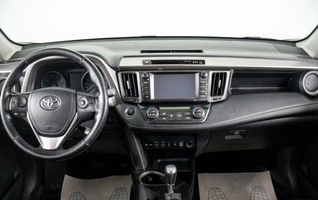 Toyota RAV4, 2017 год, 2 799 000 рублей, 13 фотография