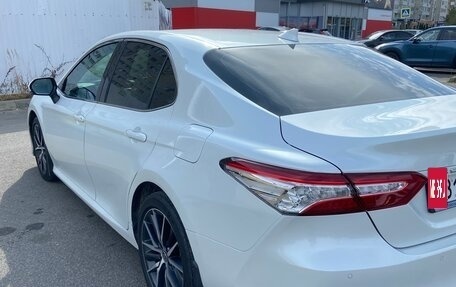 Toyota Camry, 2022 год, 3 450 000 рублей, 6 фотография