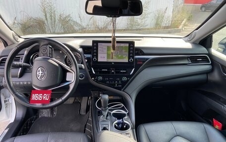 Toyota Camry, 2022 год, 3 450 000 рублей, 9 фотография