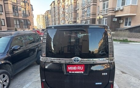 Toyota Voxy III, 2015 год, 1 400 000 рублей, 4 фотография