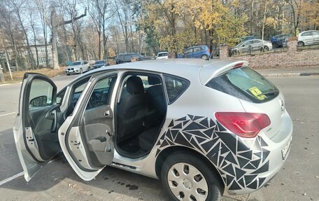 Opel Astra J, 2010 год, 450 000 рублей, 11 фотография
