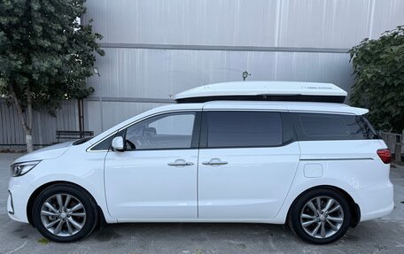 KIA Carnival III, 2018 год, 2 800 000 рублей, 5 фотография
