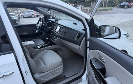 KIA Carnival III, 2018 год, 2 800 000 рублей, 7 фотография
