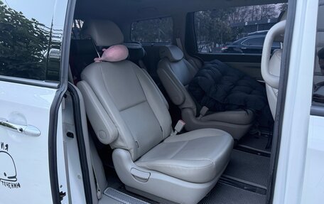 KIA Carnival III, 2018 год, 2 800 000 рублей, 8 фотография
