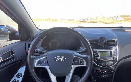 Hyundai Solaris II рестайлинг, 2013 год, 1 100 000 рублей, 13 фотография