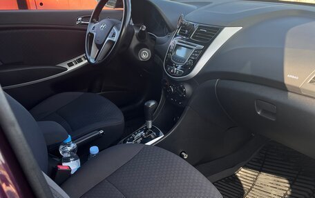 Hyundai Solaris II рестайлинг, 2013 год, 1 100 000 рублей, 16 фотография