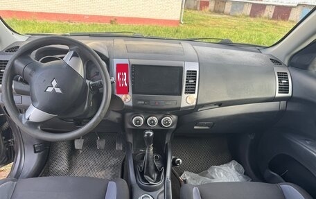 Mitsubishi Outlander III рестайлинг 3, 2008 год, 1 100 000 рублей, 7 фотография