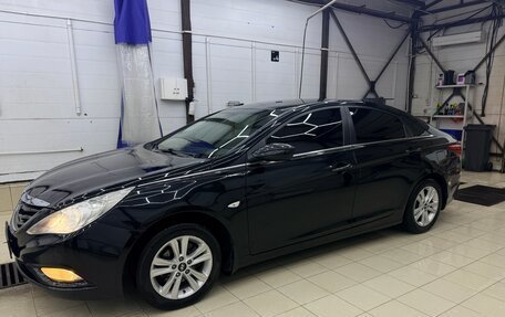 Hyundai Sonata VI, 2011 год, 850 000 рублей, 2 фотография