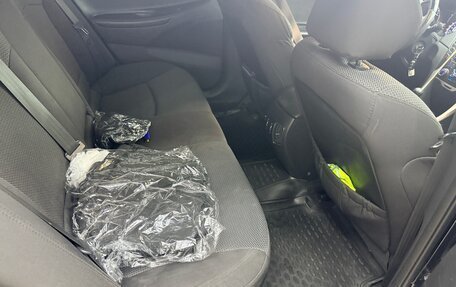 Hyundai Sonata VI, 2011 год, 850 000 рублей, 13 фотография