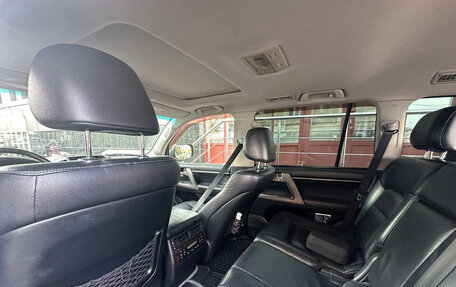 Toyota Land Cruiser 200, 2011 год, 3 300 000 рублей, 6 фотография