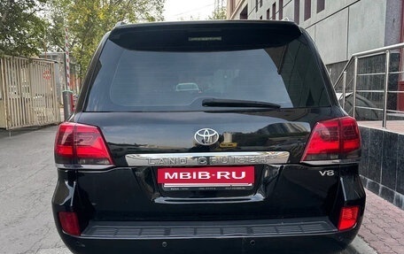 Toyota Land Cruiser 200, 2011 год, 3 300 000 рублей, 4 фотография