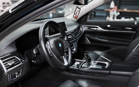 BMW 7 серия, 2022 год, 3 900 000 рублей, 6 фотография