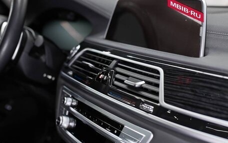 BMW 7 серия, 2022 год, 3 900 000 рублей, 19 фотография