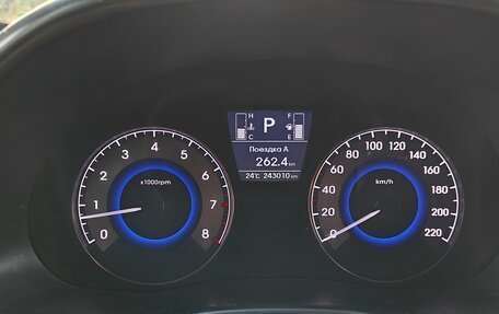 Hyundai Solaris II рестайлинг, 2015 год, 990 000 рублей, 9 фотография